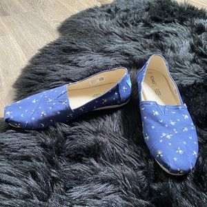 Tom’s woman’s shoes 9.5 firefly